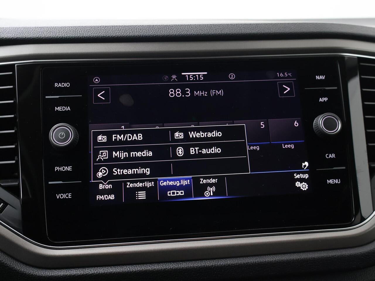 Volkswagen T-Roc 1.0 TSI Style | 110 PK | Panoramadak | Climate control | Achteruitrijcamera |