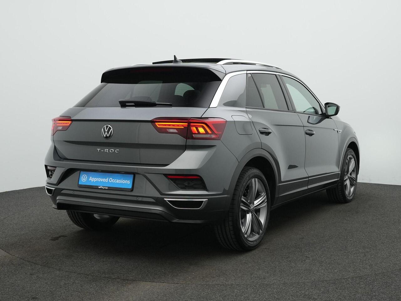 Volkswagen T-Roc 1.5 TSI 150 pk DSG Sport Business R / R-Line | Panoramadak | Achteruitrijcamera | Stoelverwarming | Navigatie