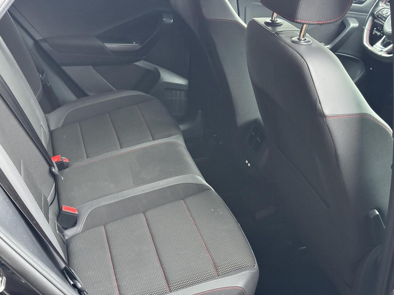 Volkswagen T-Roc 1.5 TSI Sport Bisns R,Carpl,trekh,Cam,Cruise