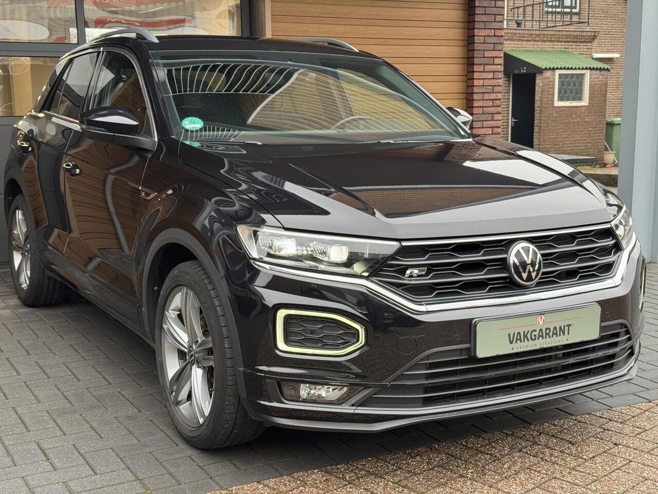 Volkswagen T-Roc 1.5 TSI Sport Bisns R,Carpl,trekh,Cam,Cruise