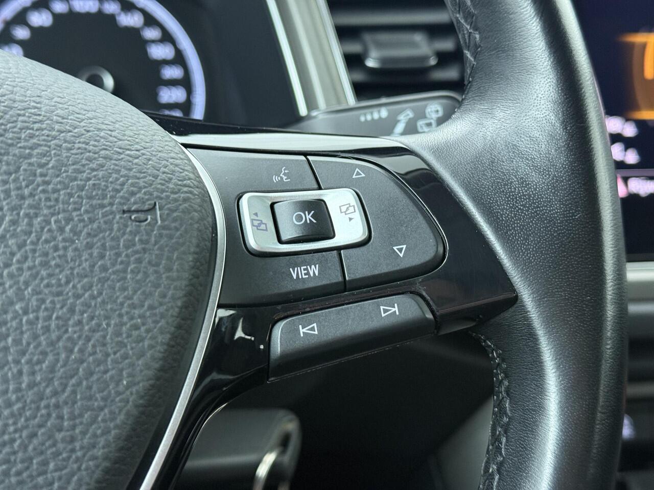 Volkswagen T-Roc 1.0 TSI Style | 110 PK | Adaptive cruise control | Parkeersensoren | Apple Carplay/Android Auto |