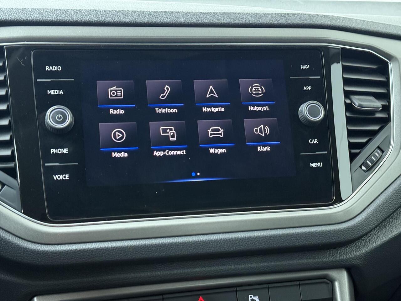 Volkswagen T-Roc 1.0 TSI Style | 110 PK | Adaptive cruise control | Parkeersensoren | Apple Carplay/Android Auto |