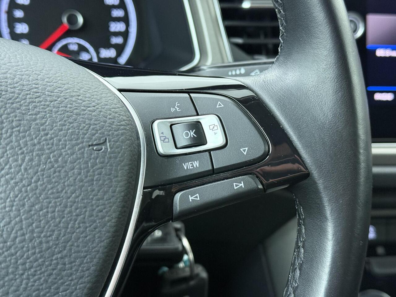 Volkswagen T-Roc 1.0 TSI Style | 110 PK | Adaptive cruise control | Parkeersensoren | Apple Carplay/Android Auto |