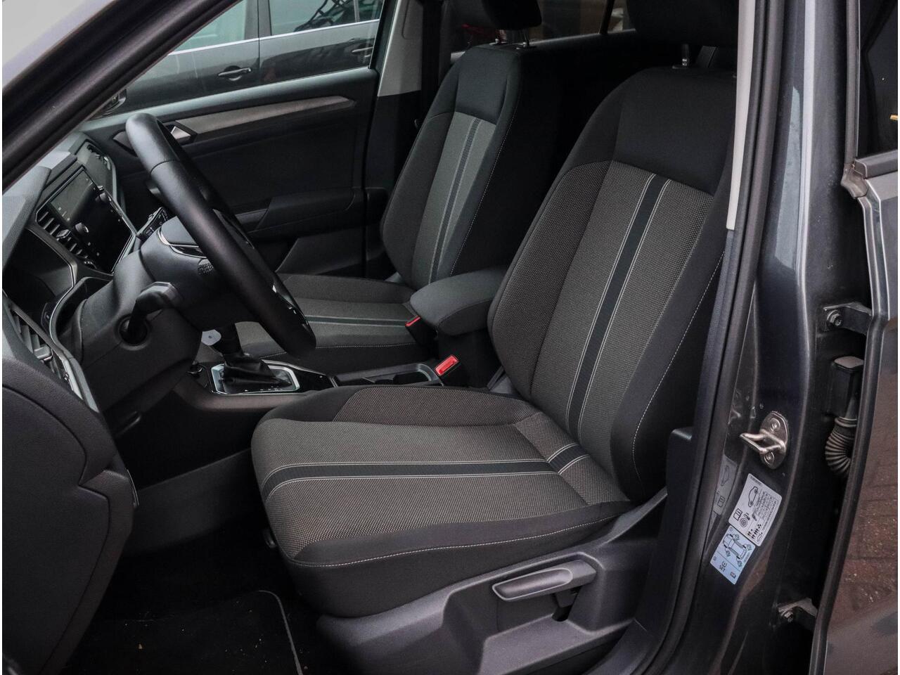 Volkswagen T-Roc 1.5 TSI Style Business 150pk Automaat | 44.390km!