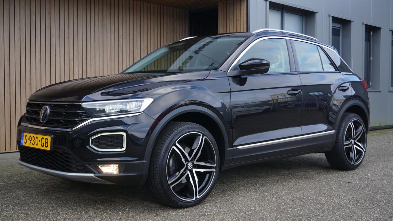 Volkswagen T-Roc 1.5 TSI 150pk DSG Sport Virtual 19inch LM Stoel&Stuurverwarming LED Keyless Elek.klep *Complete T-Roc*