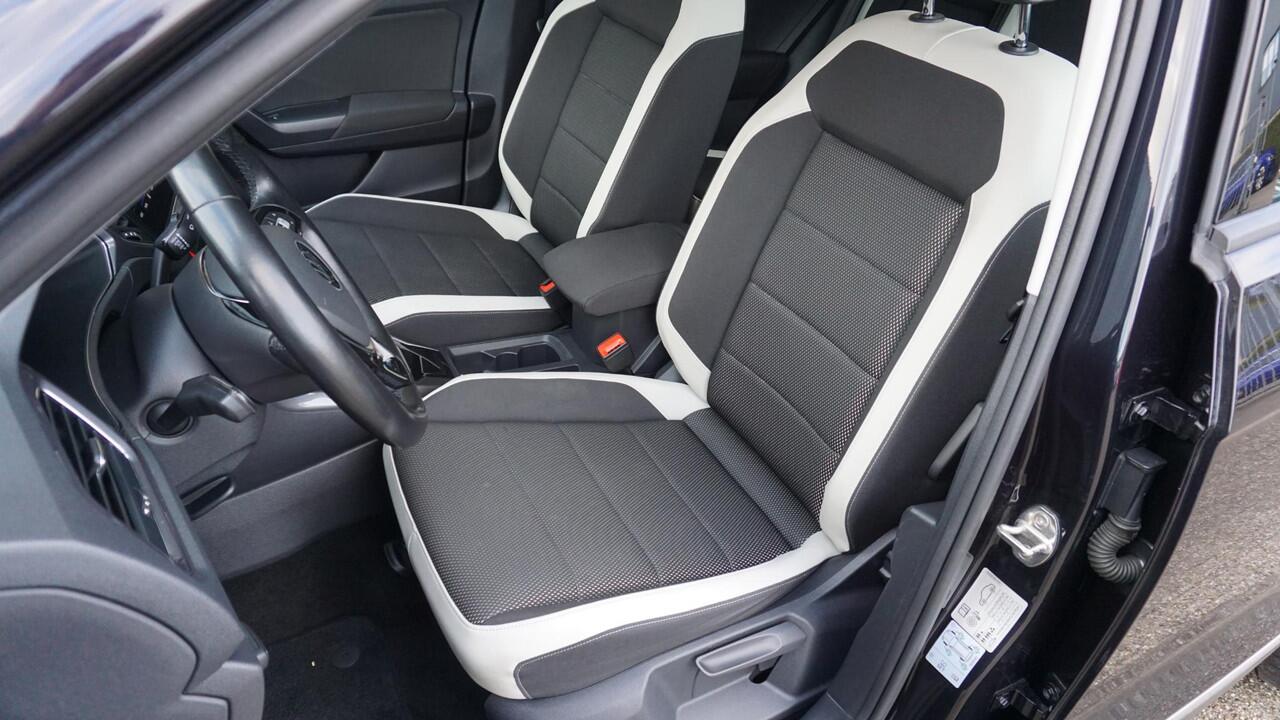 Volkswagen T-Roc 1.5 TSI 150pk DSG Sport Virtual 19inch LM Stoel&Stuurverwarming LED Keyless Elek.klep *Complete T-Roc*