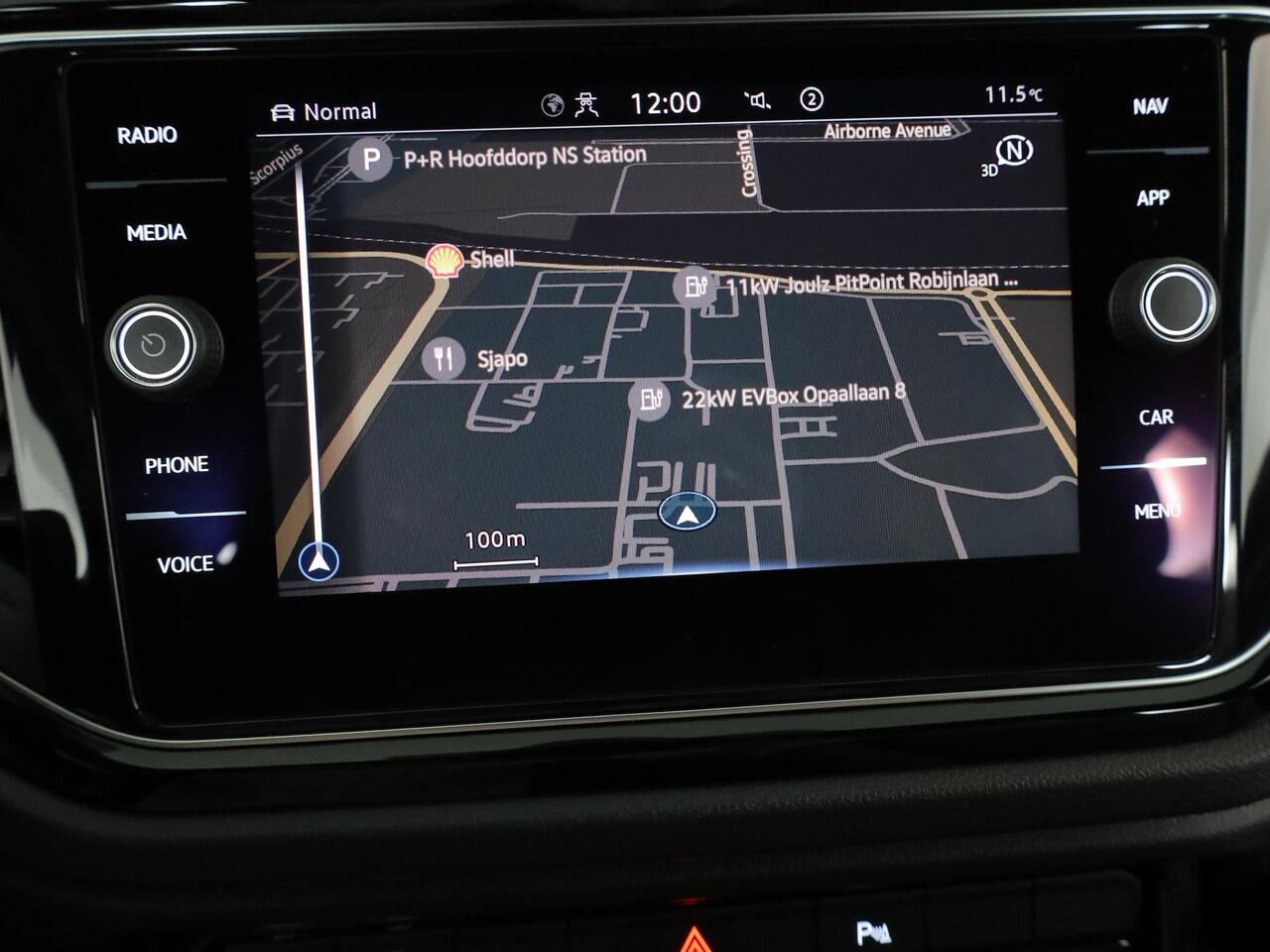 Volkswagen T-Roc 1.5 TSI Sport 150 PK DSG | Navigatie | Black Style pakket | Parkeercamera |