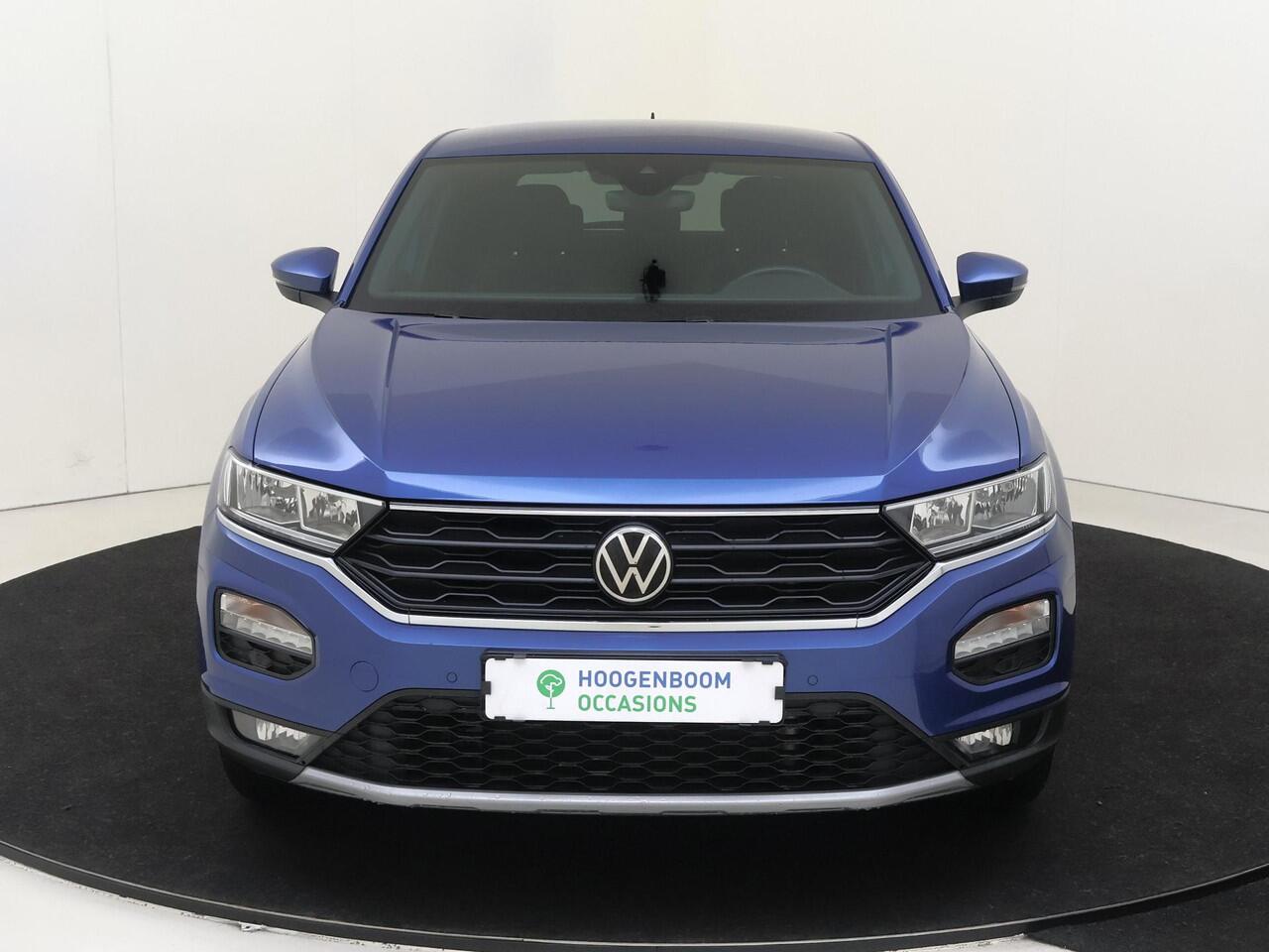 Volkswagen T-Roc 1.5 TSI Sport | Stoelverwarming | CarPlay | Parkeersensoren | Sportstuur | 'Drive mode selection' | Climate control |