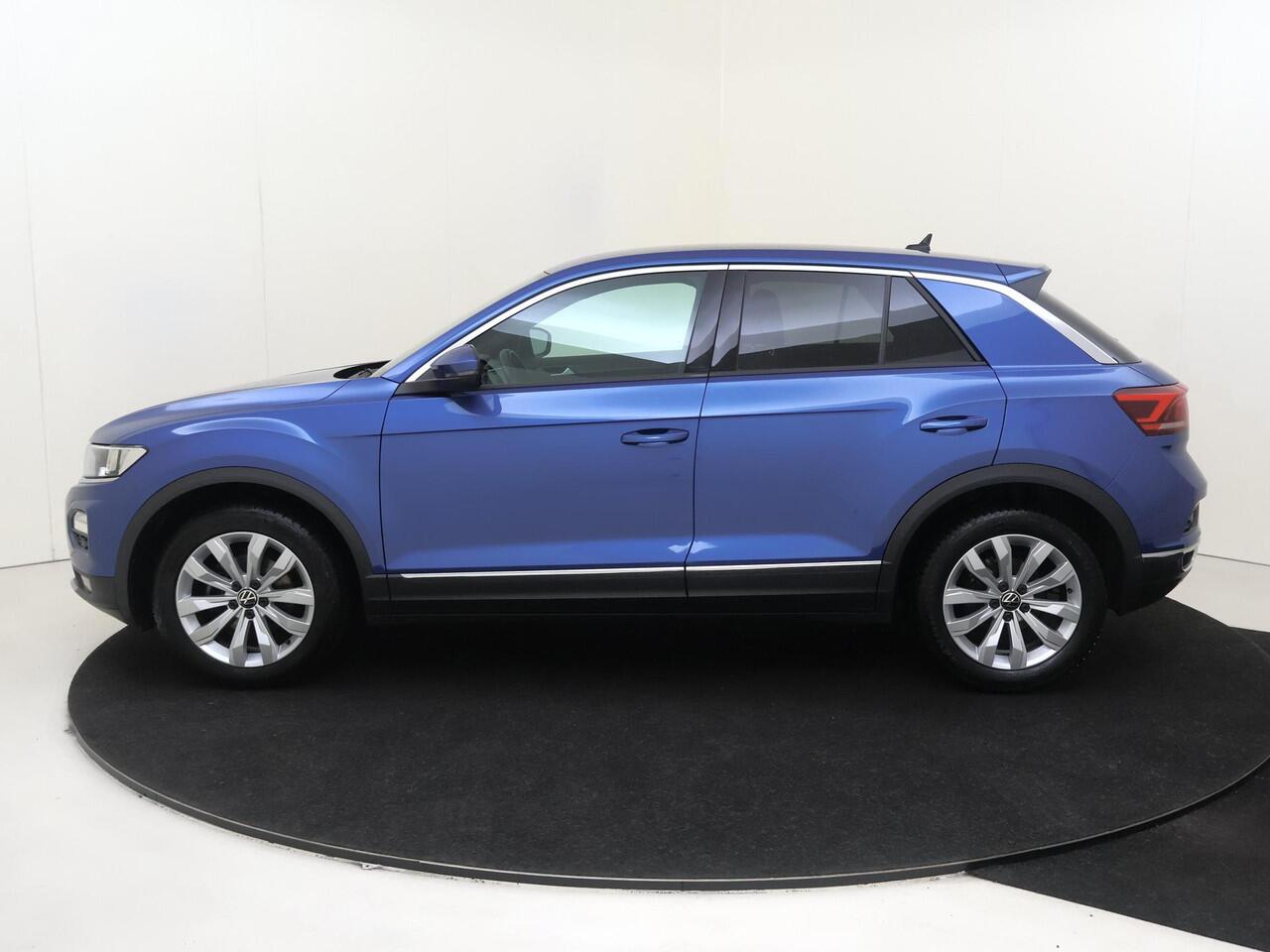Volkswagen T-Roc 1.5 TSI Sport | Stoelverwarming | CarPlay | Parkeersensoren | Sportstuur | 'Drive mode selection' | Climate control |
