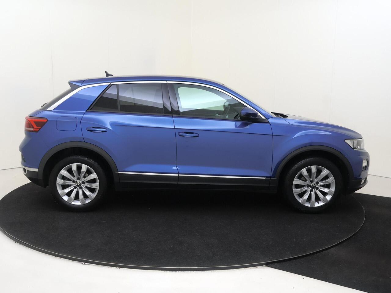Volkswagen T-Roc 1.5 TSI Sport | Stoelverwarming | CarPlay | Parkeersensoren | Sportstuur | 'Drive mode selection' | Climate control |