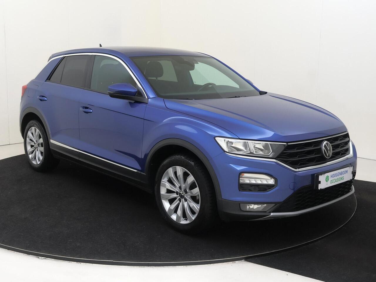 Volkswagen T-Roc 1.5 TSI Sport | Stoelverwarming | CarPlay | Parkeersensoren | Sportstuur | 'Drive mode selection' | Climate control |