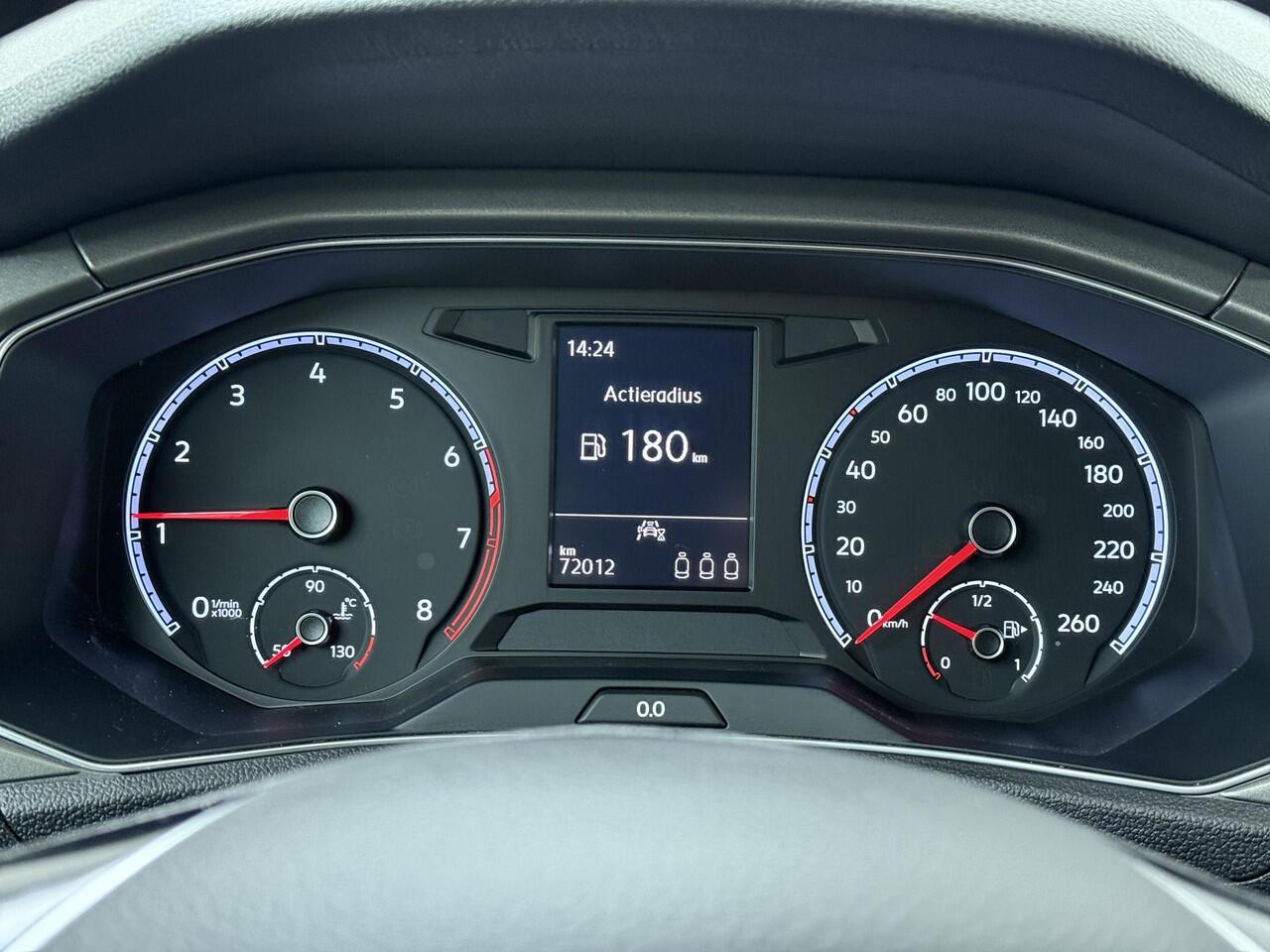 Volkswagen T-Roc 1.0 TSI Style | 110 PK | Adaptive cruise control | Airco | Lane assist |