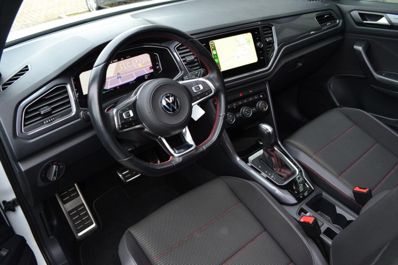 Volkswagen T-Roc 1.5 TSI DSG R-Line Pano/Camera/LED/Trekhaak