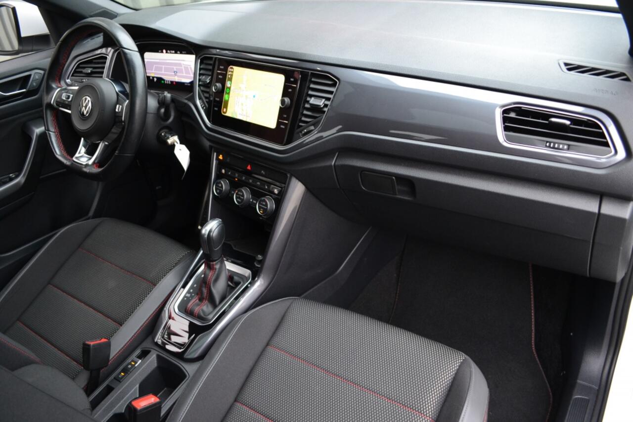 Volkswagen T-Roc 1.5 TSI DSG R-Line Pano/Camera/LED/Trekhaak
