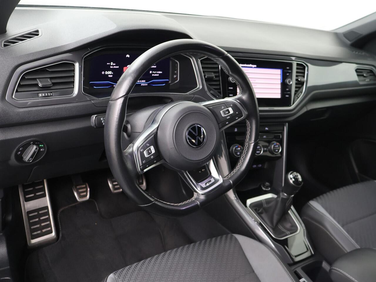 Volkswagen T-Roc 1.5 TSI Sport | 150 PK | LED verlichting | Adaptive cruise control | 19"LM velgen | R-Line |