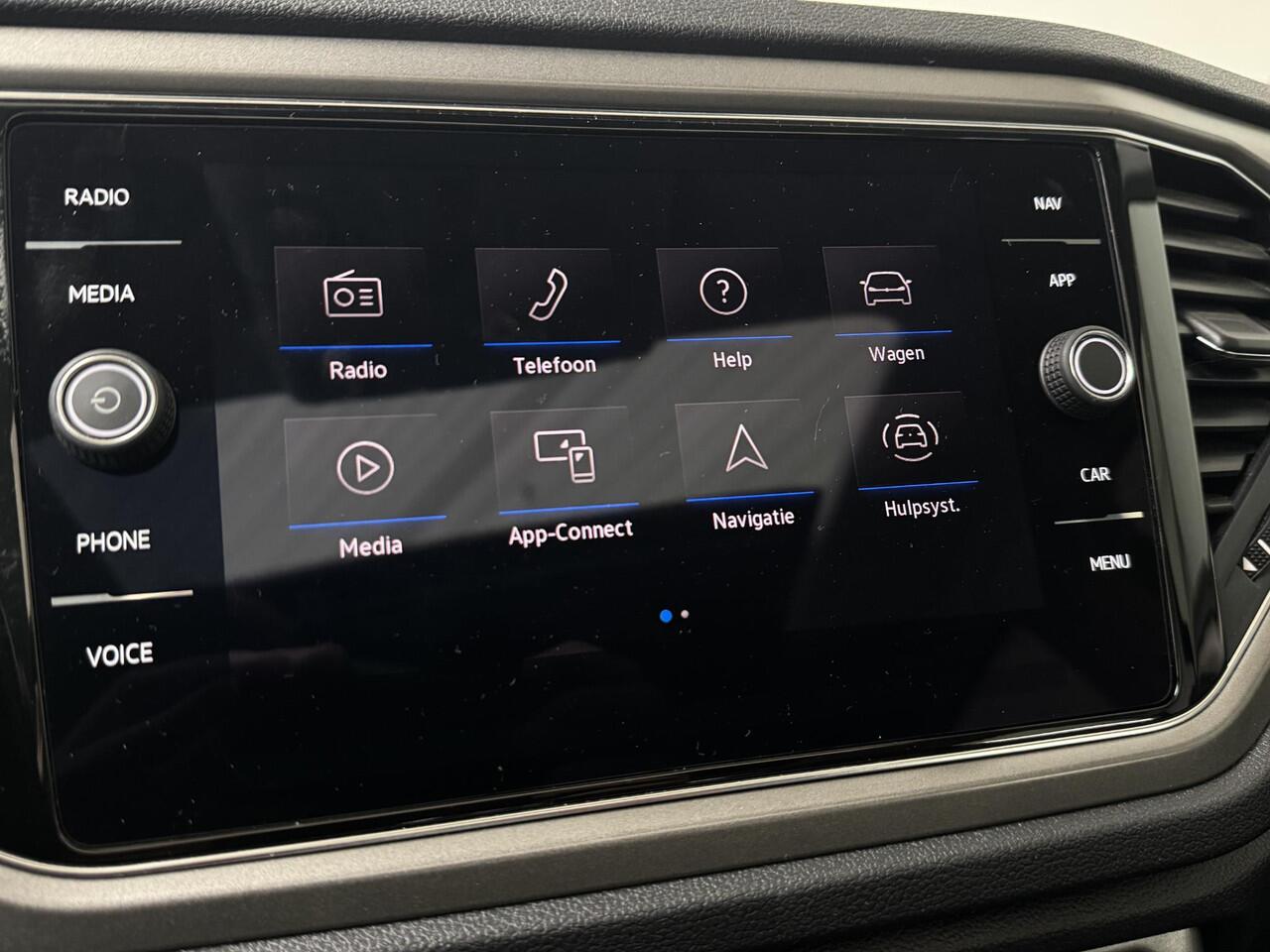 Volkswagen T-Roc 1.0 TSI Style Business | Navigatie | Panoramadak | PDC V + A | Cruise Control Adaptief |