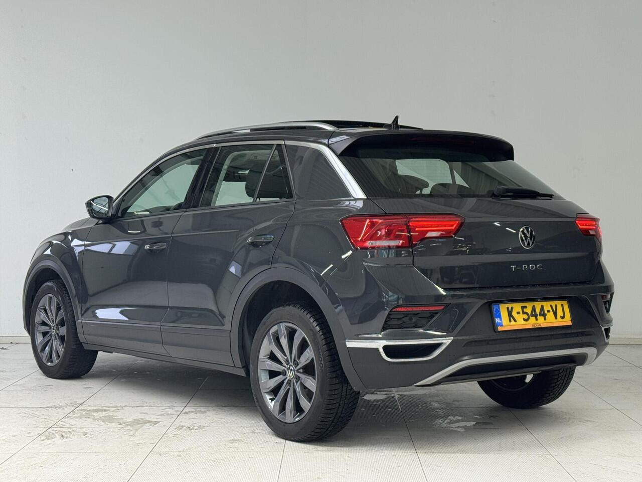 Volkswagen T-Roc 1.0 TSI Style Business | Navigatie | Panoramadak | PDC V + A | Cruise Control Adaptief |