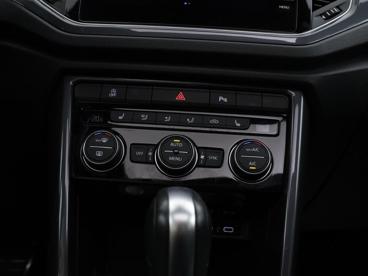 Volkswagen T-Roc 1.5 TSI 150pk DSG R-line Sport · Camera · Panoramadak · Apple/Android Car Play · Alarm · Trekhaak · 18'' Inch ·