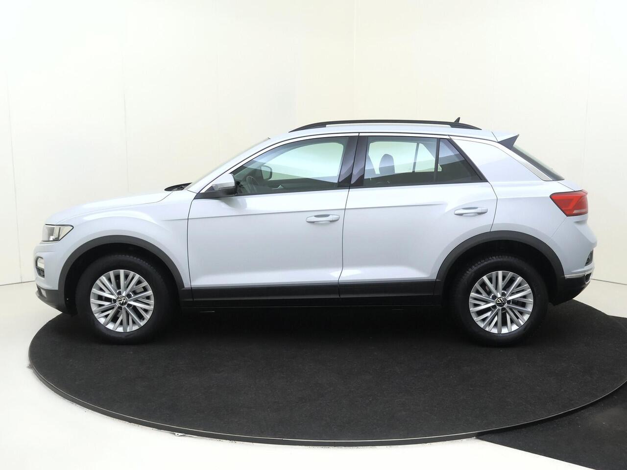 Volkswagen T-Roc 1.5 TSI Style | Adaptieve cruise control | Navigatie | Parkeersensoren | CarPlay | Draadloze telefoonlader | Airco |