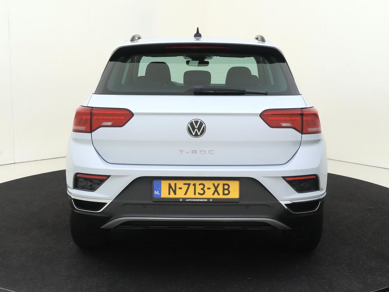 Volkswagen T-Roc 1.5 TSI Style | Adaptieve cruise control | Navigatie | Parkeersensoren | CarPlay | Draadloze telefoonlader | Airco |