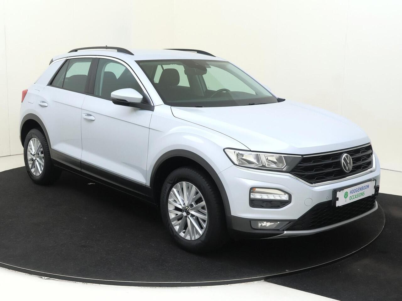 Volkswagen T-Roc 1.5 TSI Style | Adaptieve cruise control | Navigatie | Parkeersensoren | CarPlay | Draadloze telefoonlader | Airco |