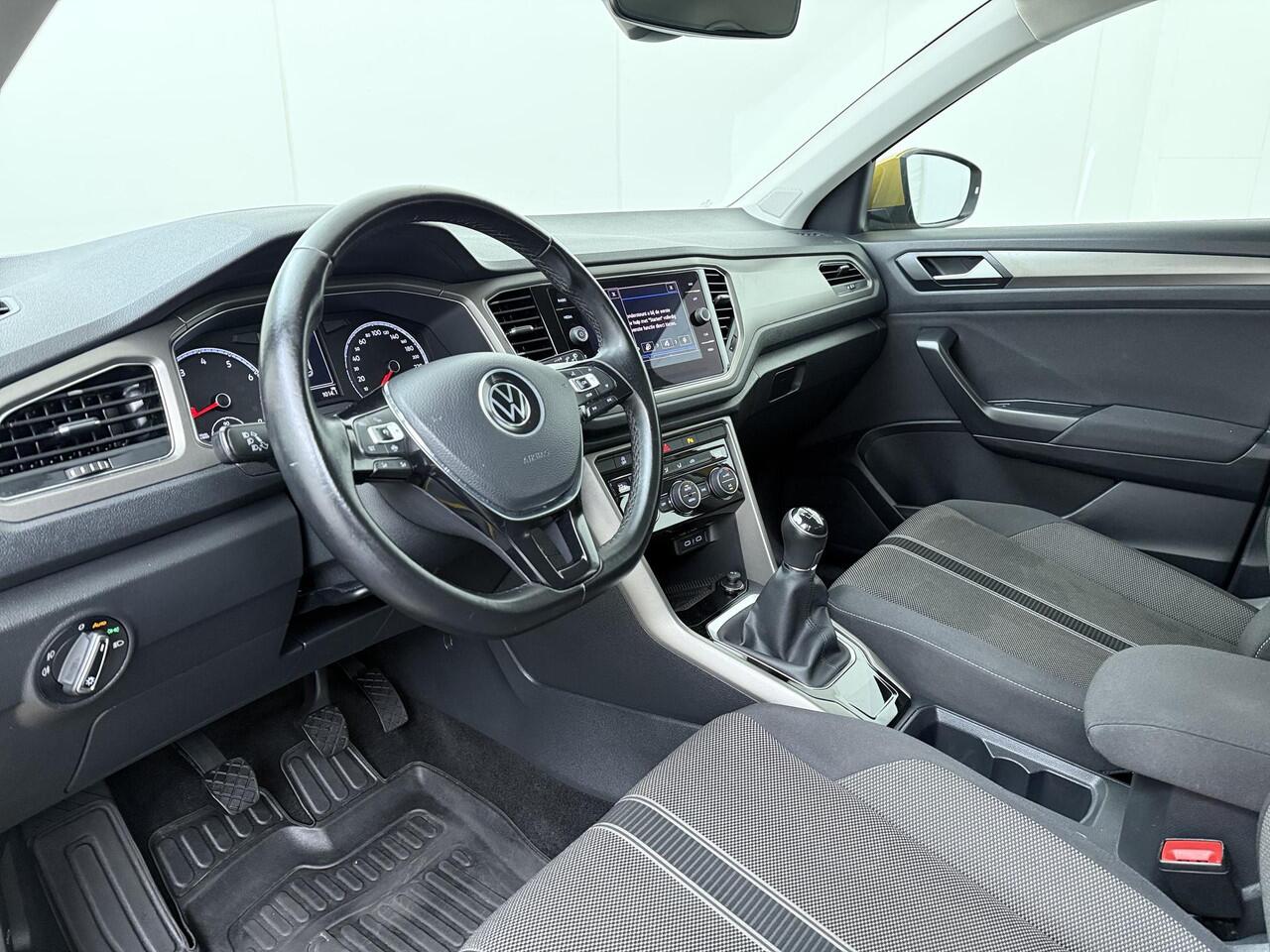 Volkswagen T-Roc 1.5 TSI Style | 150 PK | Navigatiesysteem | Achteruitrijcamera | Climate control |