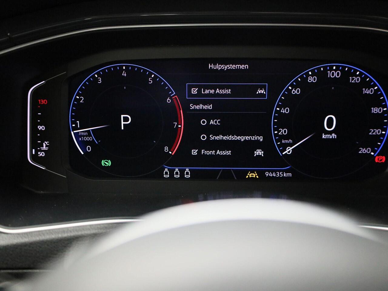 Volkswagen T-Roc 1.5TSI/150PK DSG Sport · Navigatie · Apple/Android Car Play · Trekhaak