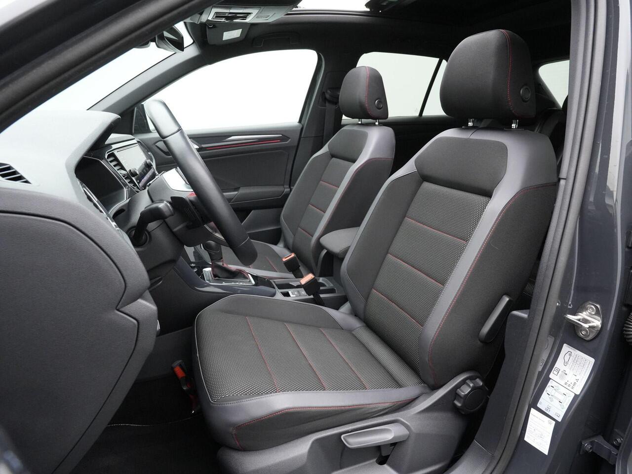 Volkswagen T-Roc 1.5 TSI 150 pk DSG R-Line | Panoramadak | Achteruitrijcamera | Stoelverwarming | Navigatie | Adaptive Cruise