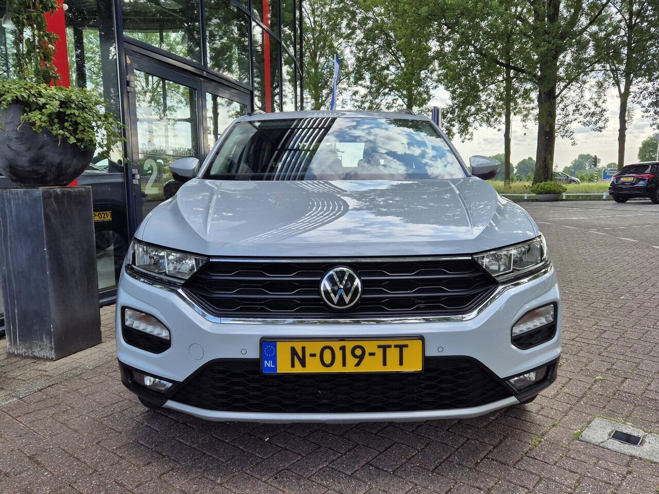 Volkswagen T-Roc 1.0 TSI Style | PDC voor en achter | Achteruitrijcamera | LM Velgen | Airco | Cruise | PDC voor en achter | Achteruitrijcamera | LM Velgen | Airco | Cruise Controle