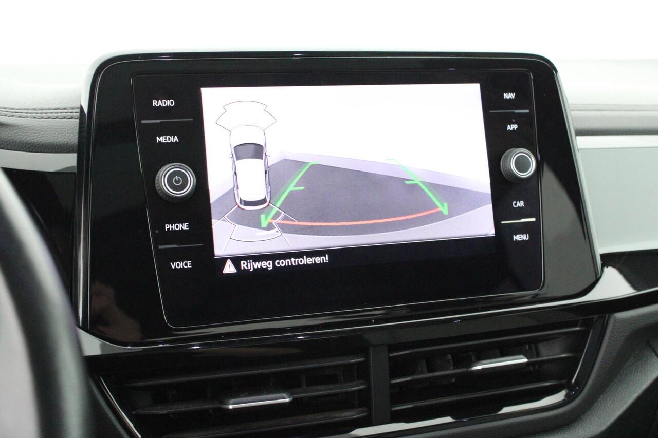 Volkswagen T-Roc 1.5 TSI 150pk DSG Style Camera Panoramadak IQ.Light Stoelverwarming Carplay