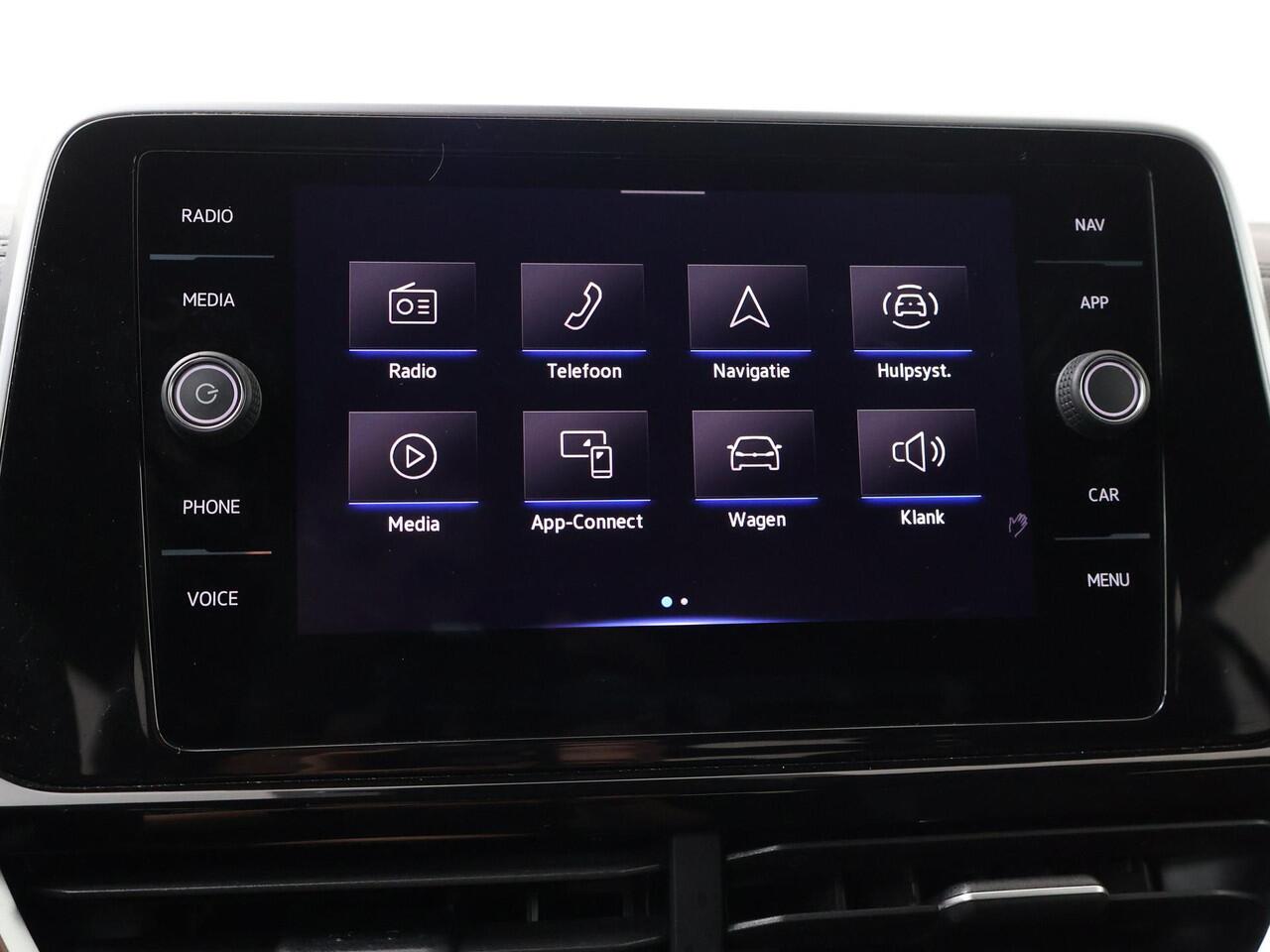 Volkswagen T-Roc 1.5 TSI R-Line Business+ | 150 PK | Automaat | Stoelverwarming | Adaptive Cruise Control | Achteruitrijcamera |