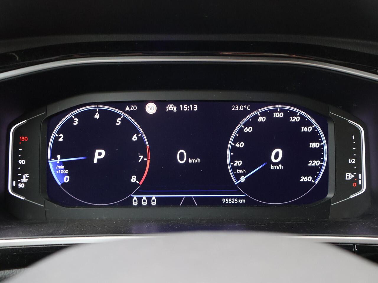 Volkswagen T-Roc 1.5 TSI R-Line Business+ | 150 PK | Automaat | Stoelverwarming | Adaptive Cruise Control | Achteruitrijcamera |