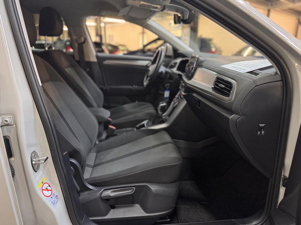 Volkswagen T-Roc 1.5 TSI 150pk DSG Automaat Life Navi Camera Trekhaak Parking pack Digi Dash Dealeronderhouden