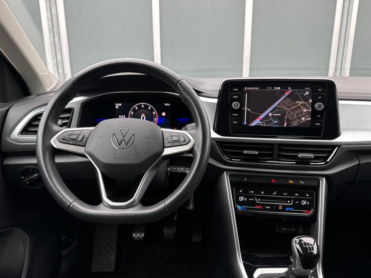 Volkswagen T-Roc 1.0 TSI 110pk Life Business | ACC | Navi | Climate