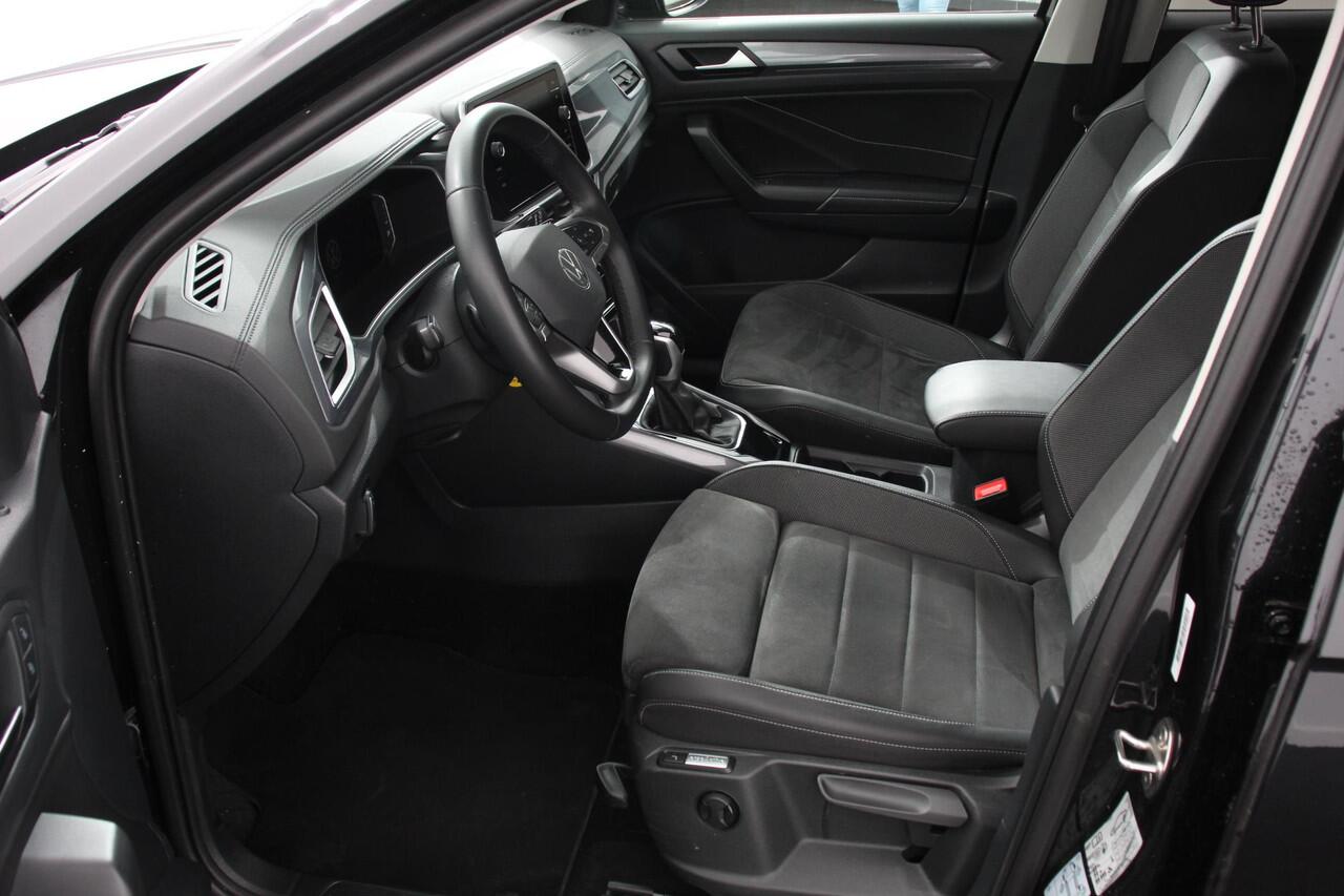 Volkswagen T-Roc 1.5 TSI 150pk DSG Style | Navigatie | Climate Control | Parkeer sensoren | Adaptive Cruise Control | Led | Dab