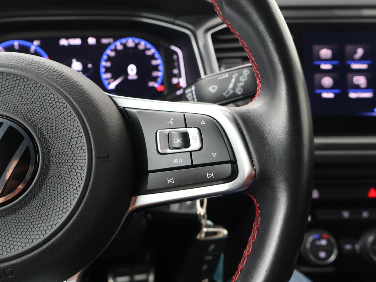 Volkswagen T-Roc 1.5 TSI Sport Business R | 150 PK | Automaat | Multifunctioneel stuurwiel | Cruisecontrol | Achteruitrij camera |