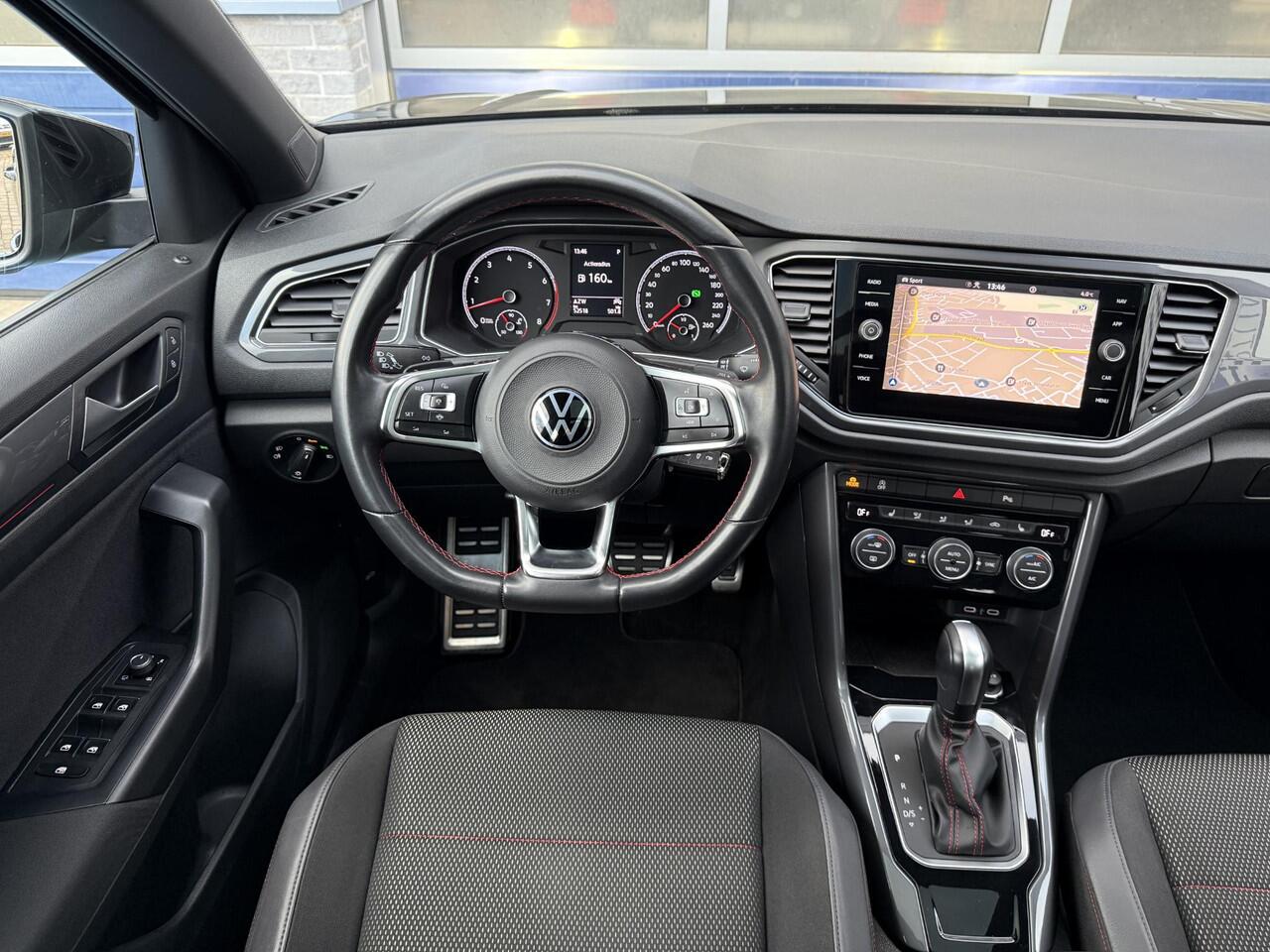 Volkswagen T-Roc 1.5 TSI SPORT ACC STOELVER. PANO TREKHAAK