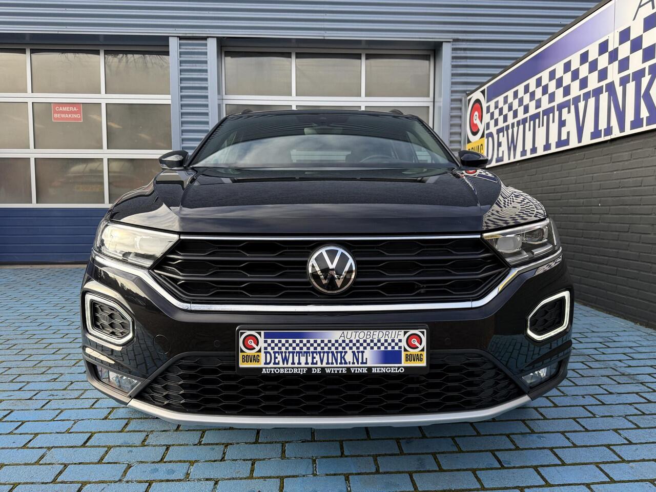 Volkswagen T-Roc 1.5 TSI SPORT ACC STOELVER. PANO TREKHAAK
