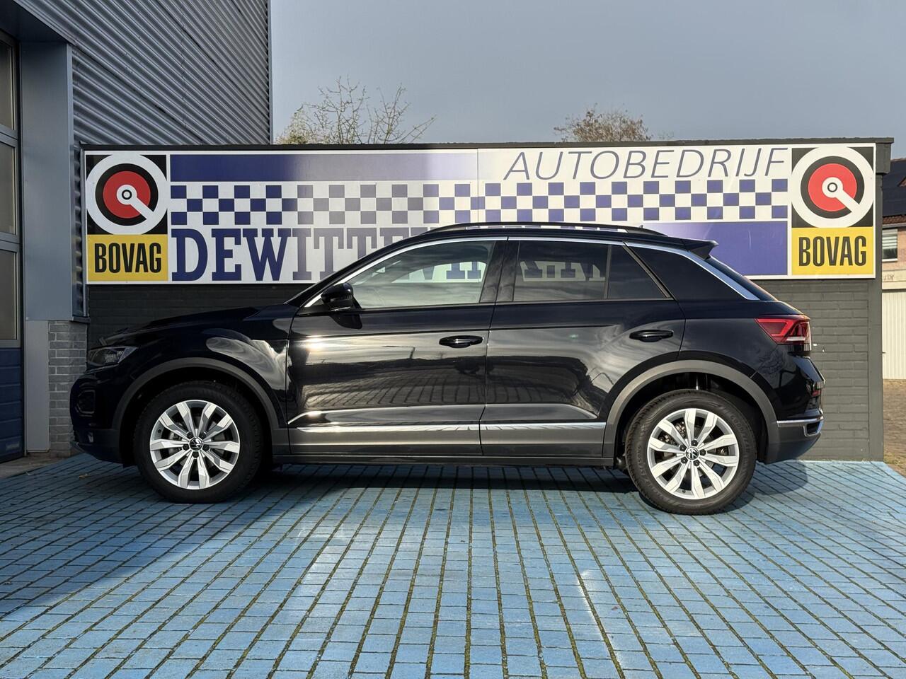 Volkswagen T-Roc 1.5 TSI SPORT ACC STOELVER. PANO TREKHAAK