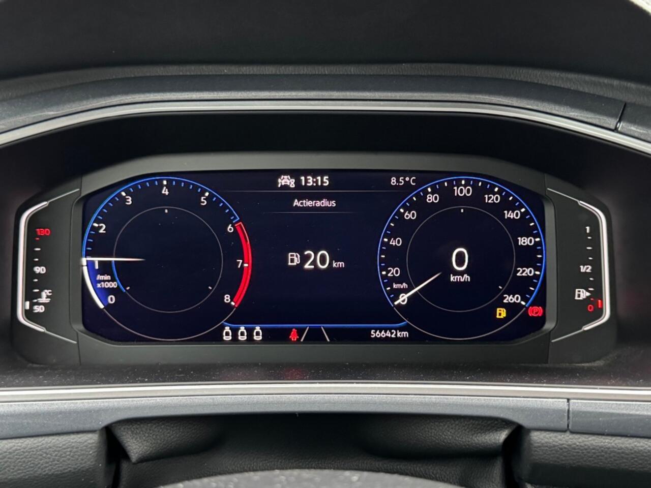 Volkswagen T-Roc 1.0 TSI Style - adaptive cruise - climate control - digital cockpit