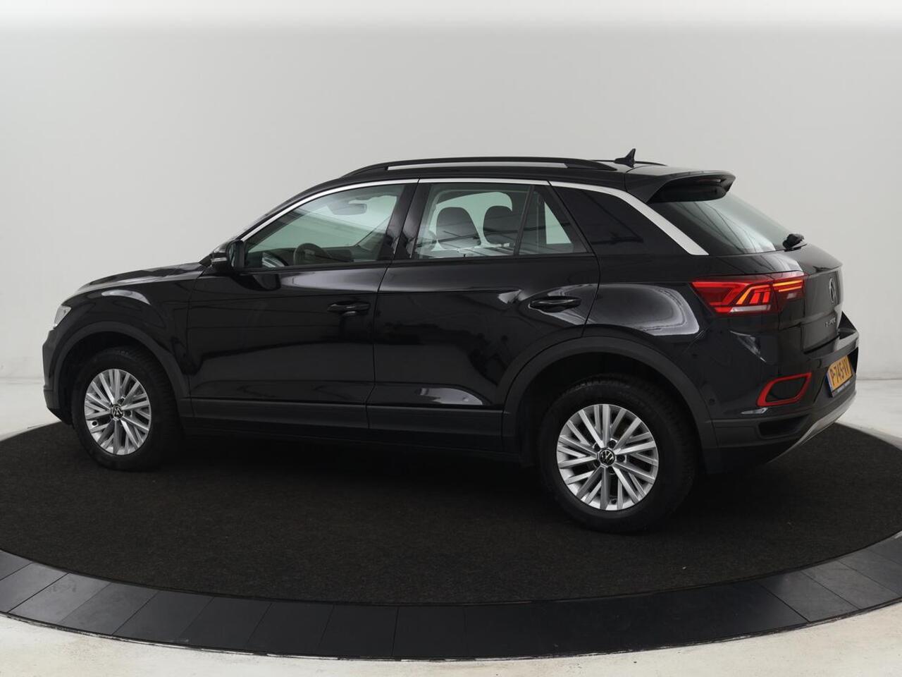 Volkswagen T-Roc 1.5 TSI Life Business | Stoelverwarming | Camera | Virtual Cockpit | Carplay | Full LED | Adaptive cruise | Navigatie | Park Assist | Climate control | DAB | Bluetooth