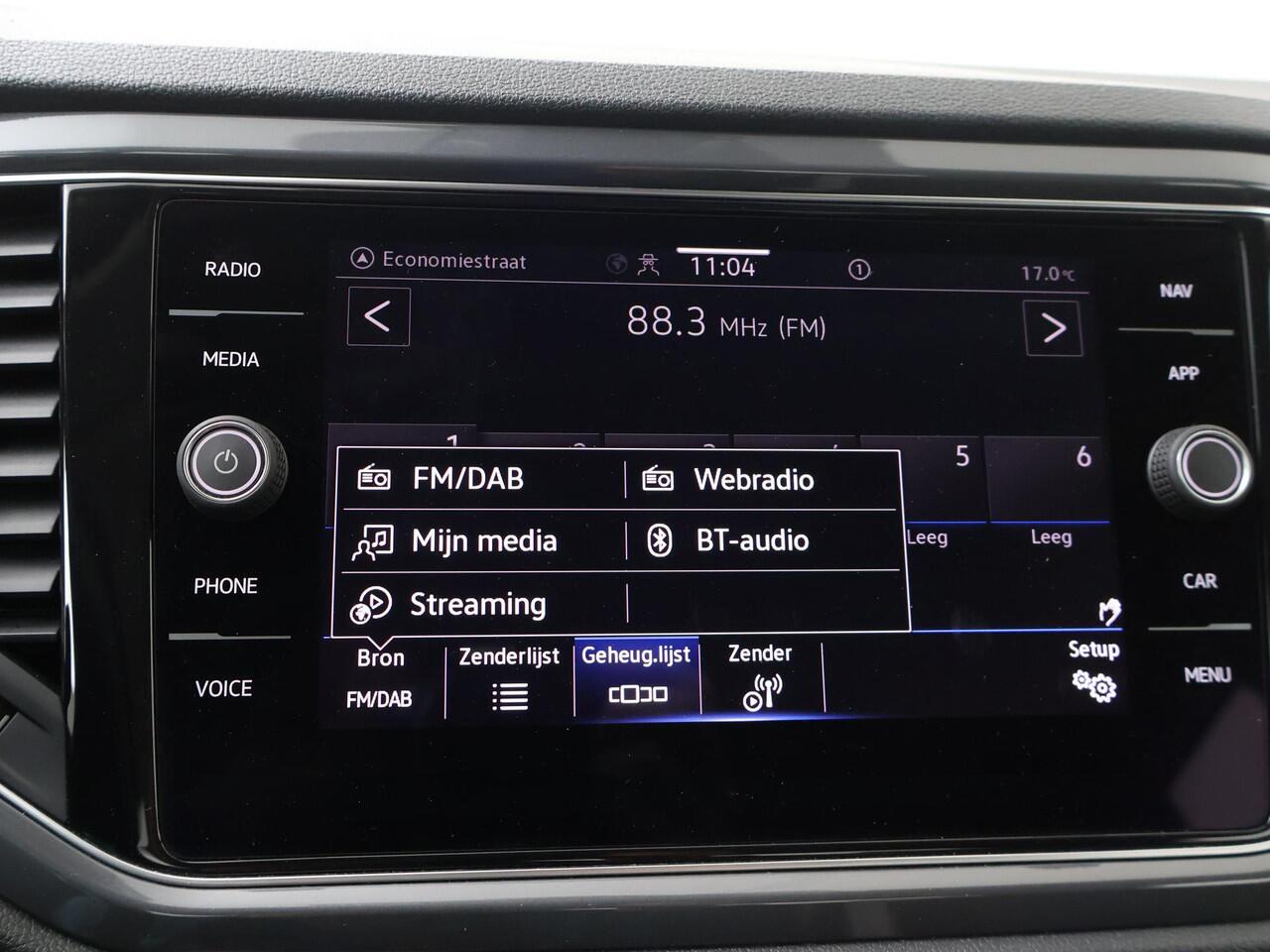 Volkswagen T-Roc 1.5 TSI Sport | 150 PK | Automaat | Navigatiesysteem | Achteruitrijcamera | Adaptive cruise control |