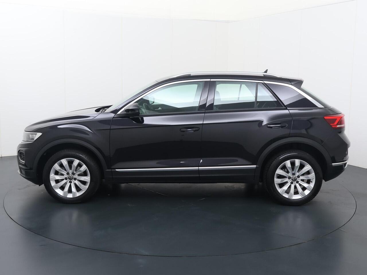 Volkswagen T-Roc 1.5 TSI Sport | 150 PK | Automaat | Navigatiesysteem | Achteruitrijcamera | Adaptive cruise control |