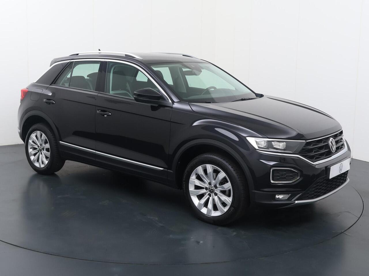 Volkswagen T-Roc 1.5 TSI Sport | 150 PK | Automaat | Navigatiesysteem | Achteruitrijcamera | Adaptive cruise control |