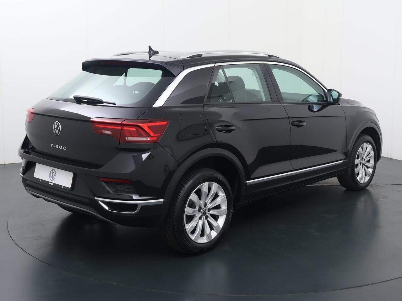 Volkswagen T-Roc 1.5 TSI Sport | 150 PK | Automaat | Navigatiesysteem | Achteruitrijcamera | Adaptive cruise control |