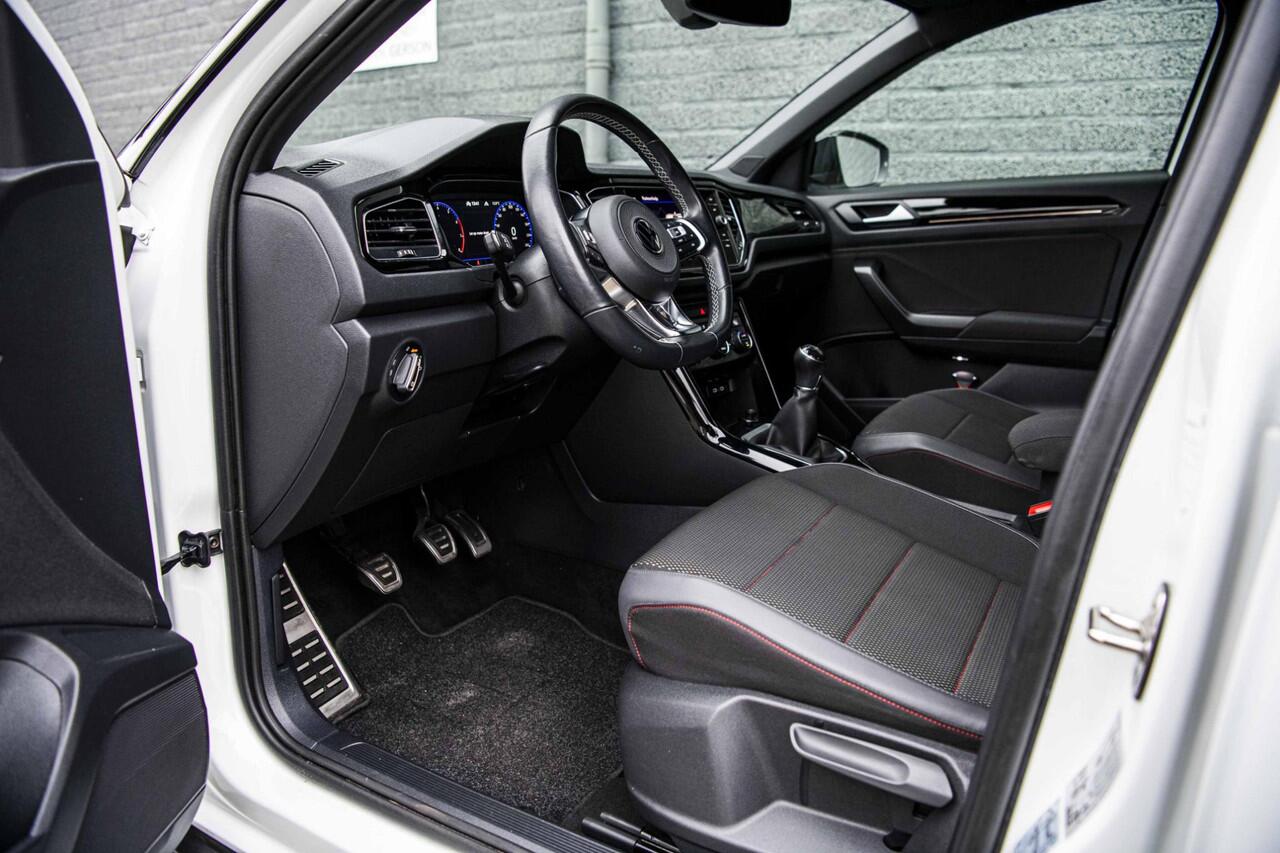 Volkswagen T-Roc 1.5 TSi 150 pk Sport + | Black Style | Full LED | Navigatie