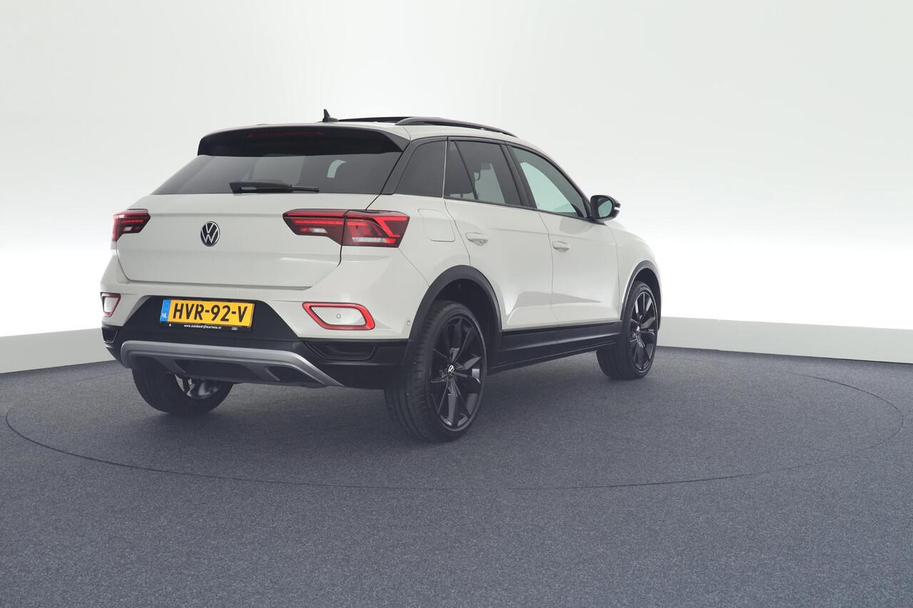 Volkswagen T-Roc 1.5 TSI 150pk DSG Style Camera Panoramadak IQ.Light Stoelverwarming Carplay