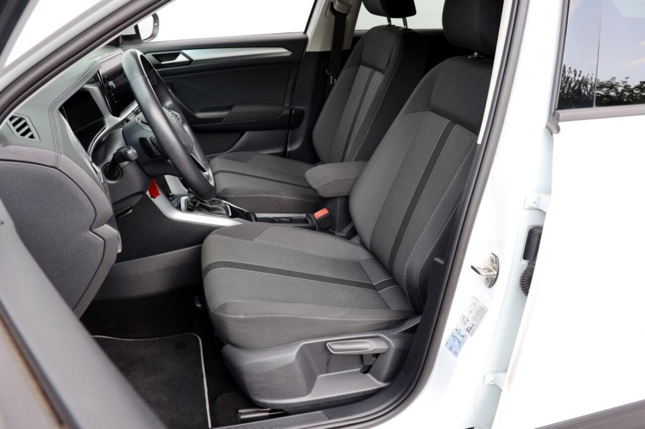 Volkswagen T-Roc 1.5 TSI DSG Life - 150 pk **Carplay / Led / ACC