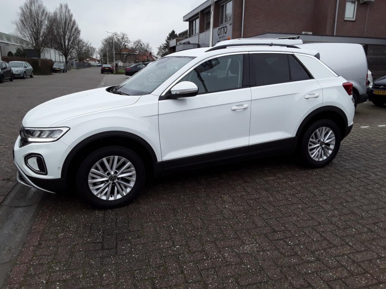 Volkswagen T-Roc 1.O TSI LIFE / NAVI / VIRTUEL COCKPIT / NW. MODEL