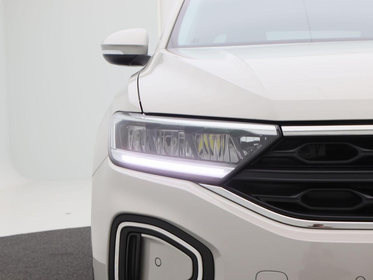 Volkswagen T-Roc 1.0 TSi 110 Pk Life Business | Ascot Grey | Navigatie | LED | 16 Inch | Camera | Stoelverwarming | Parkeersensoren | Adaptive Cruise | 97.091 Km!!